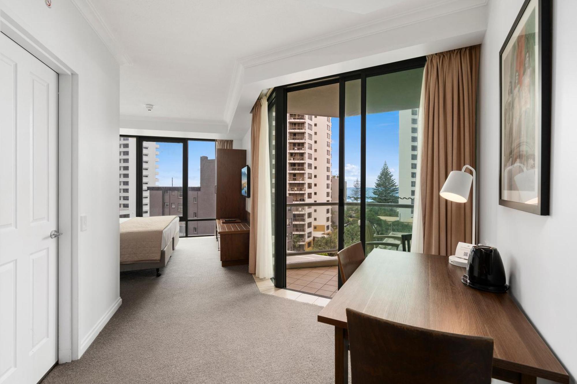Legends Apartments - Qstay โกลด์โคสต์ ภายนอก รูปภาพ