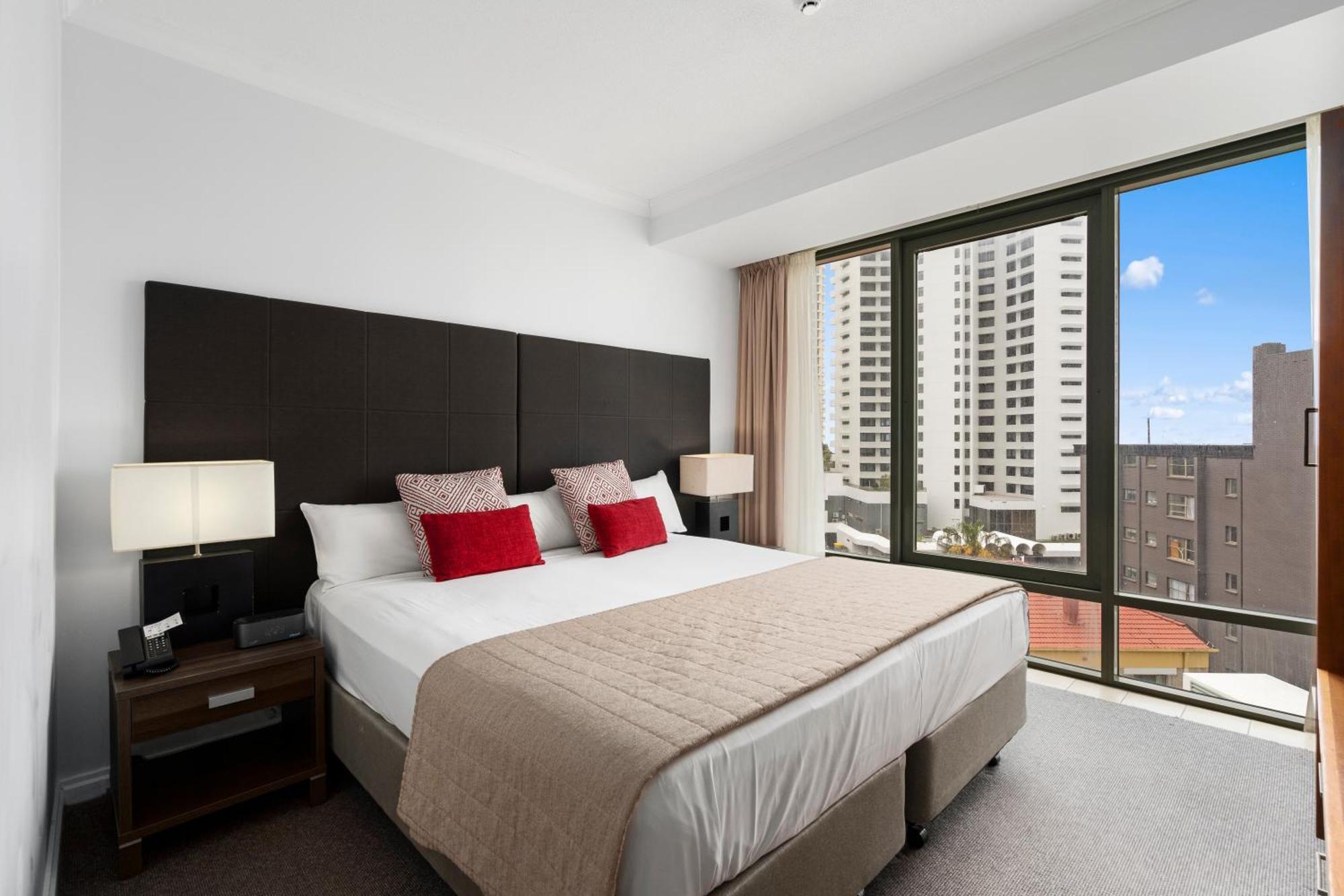 Legends Apartments - Qstay โกลด์โคสต์ ภายนอก รูปภาพ