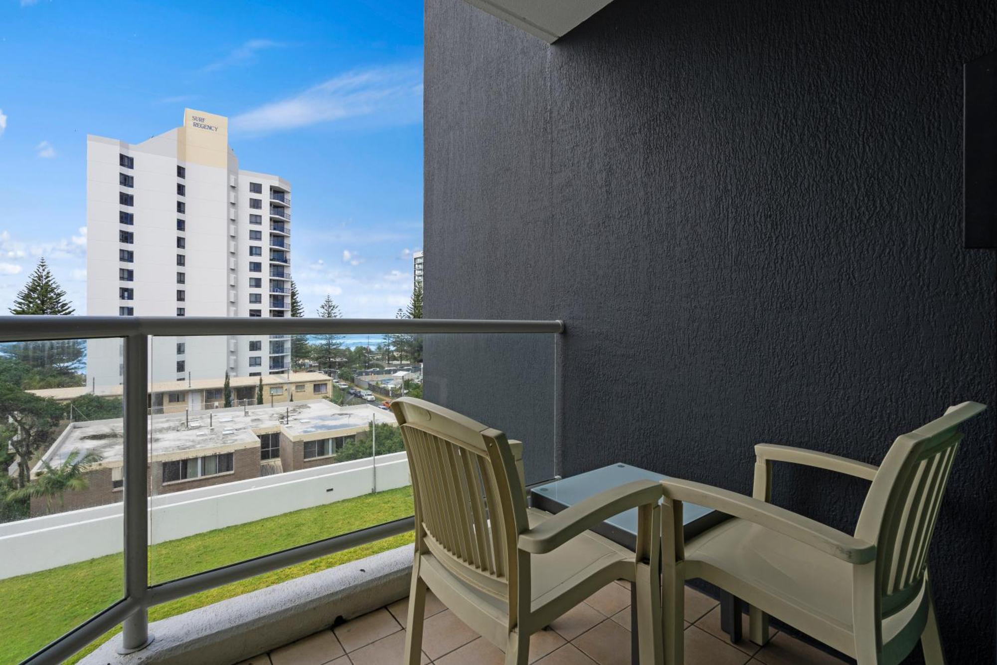 Legends Apartments - Qstay โกลด์โคสต์ ภายนอก รูปภาพ