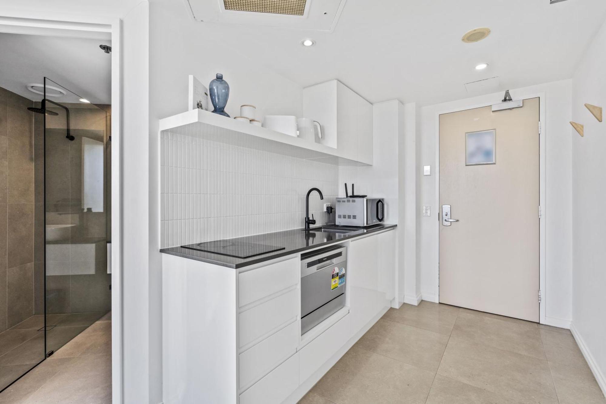 Legends Apartments - Qstay โกลด์โคสต์ ภายนอก รูปภาพ
