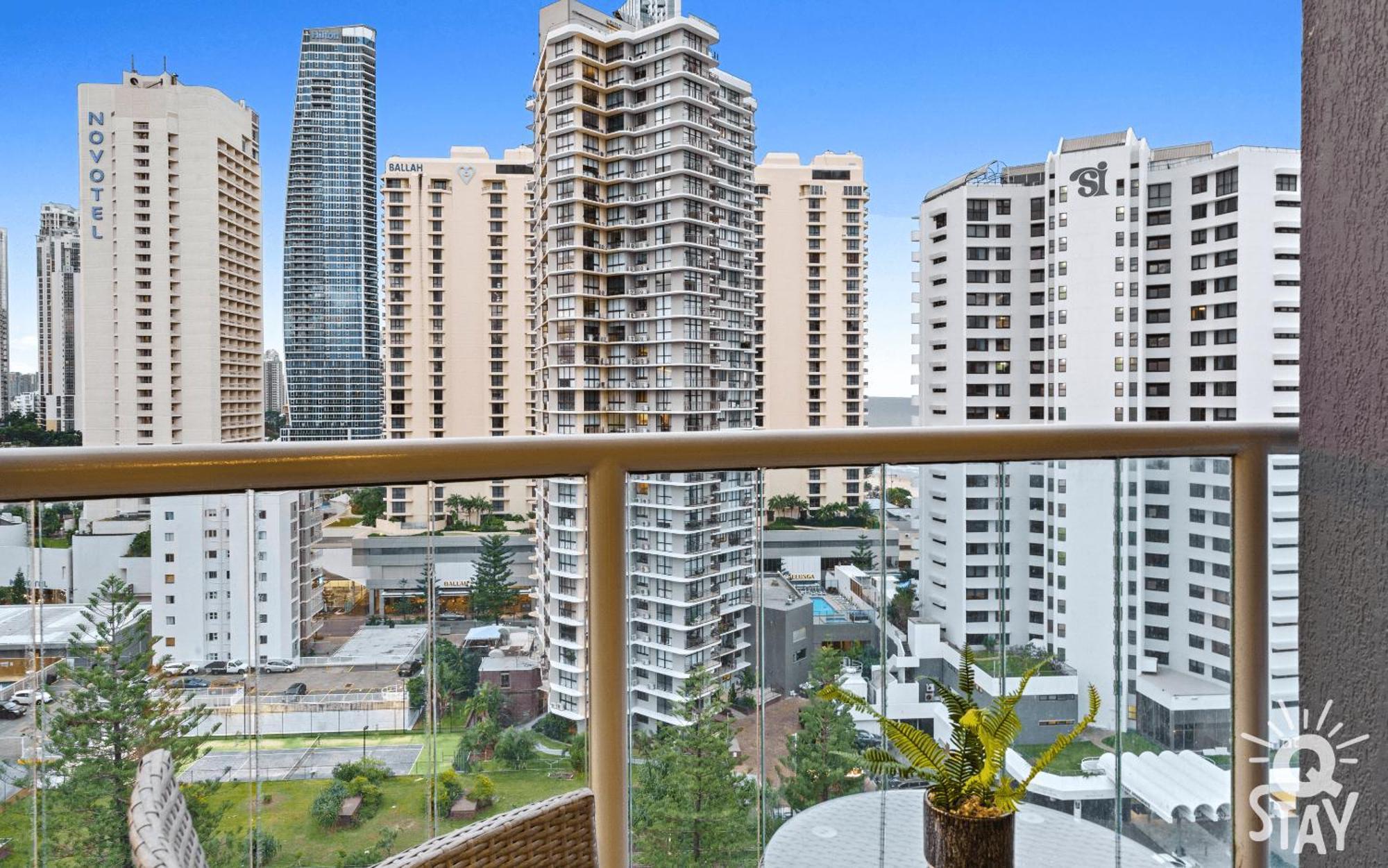 Legends Apartments - Qstay โกลด์โคสต์ ภายนอก รูปภาพ