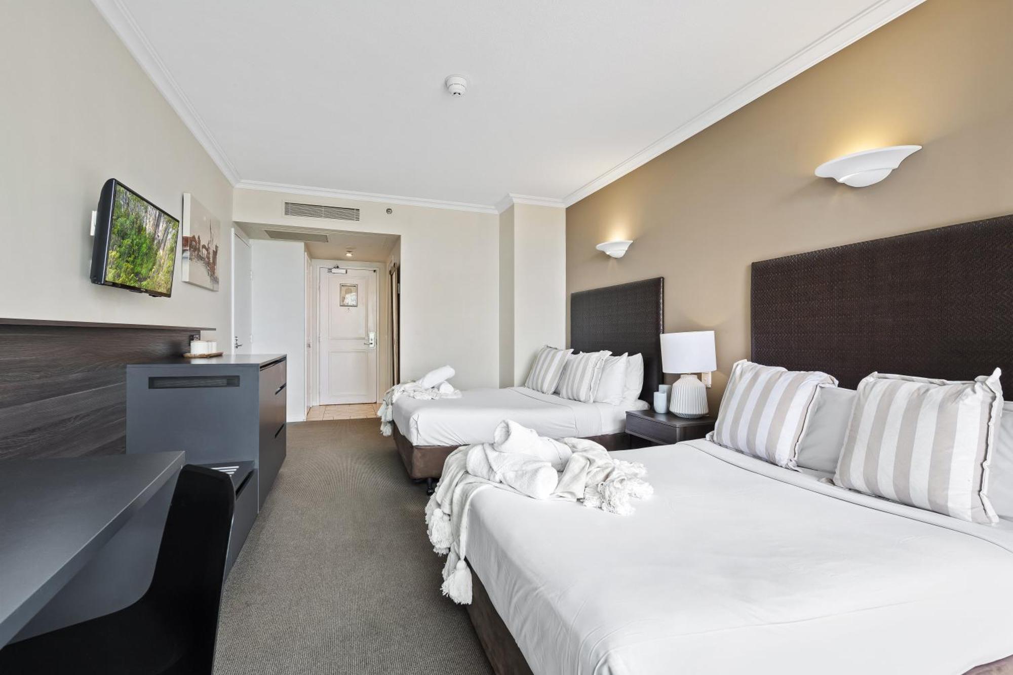 Legends Apartments - Qstay โกลด์โคสต์ ภายนอก รูปภาพ