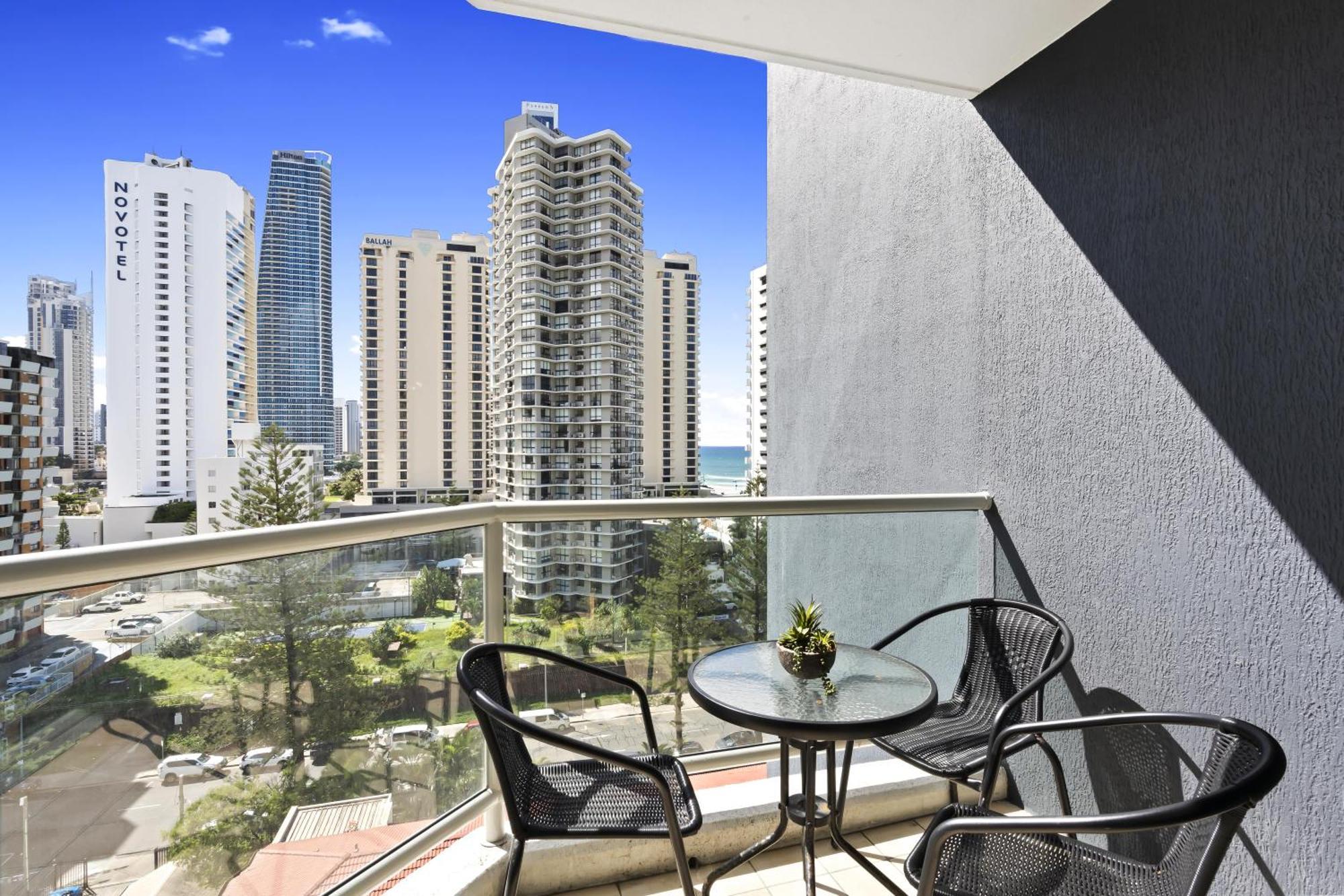 Legends Apartments - Qstay โกลด์โคสต์ ภายนอก รูปภาพ